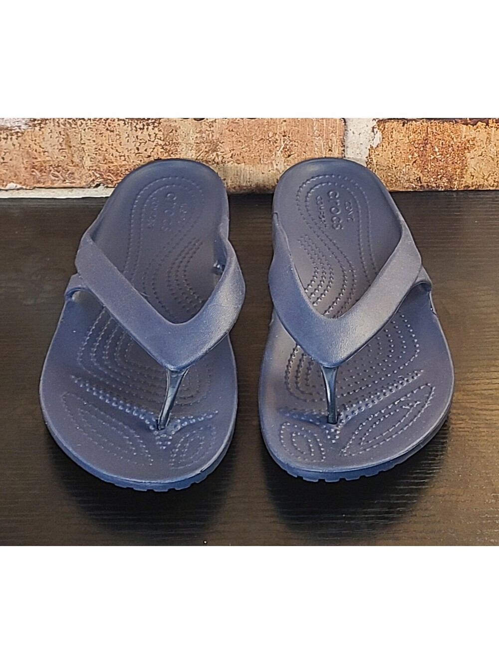 Crocs Kadee II Iconic Flip Flops Sandals Womens Sz 7 Navy Blue Everyday Comfort